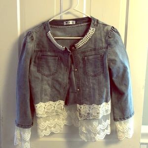 Jean jacket with lace and pearls